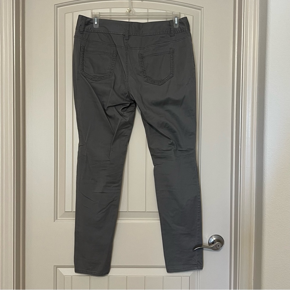 Grey Pants - Picture 3 of 4